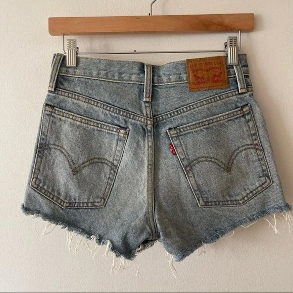 Levi's Denim Cut Off Shorts Distressed Frayed bottom Button Fly‎ Size 24